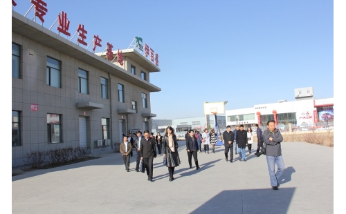 黨建引領(lǐng)促減稅降費落地，黨員帶頭抓普惠政策落實
