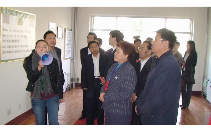 全國政協(xié)十一屆委員會委員、第六屆全國人大代表洪梅香蒞臨公司指導(dǎo)工作